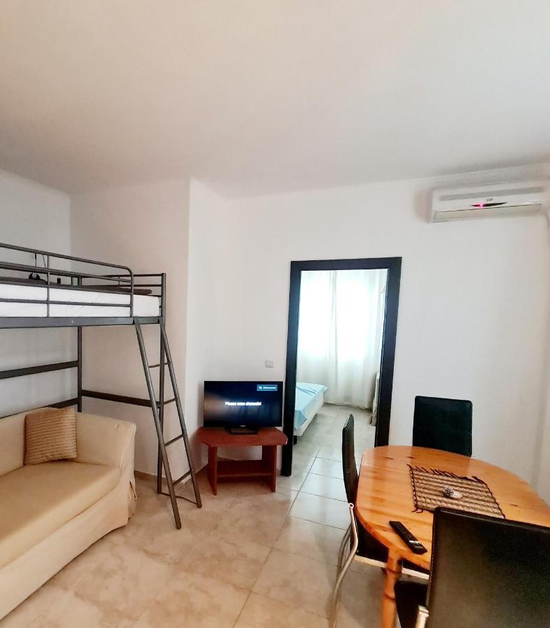 Almi - The Cliff Apartment *