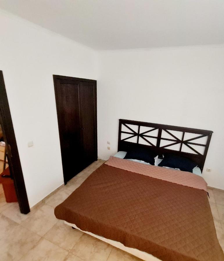 Almi - The Cliff Apartment Obzor